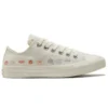 Chuck Taylor All Star Low ”Broderad blommig – Egret”