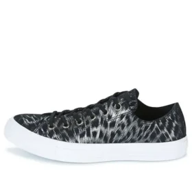 Chuck Taylor All Star ”Svart Vit”