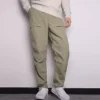 Converse enfärgade vävda casualbyxor med raka ben för män, ljusgrå/gröna