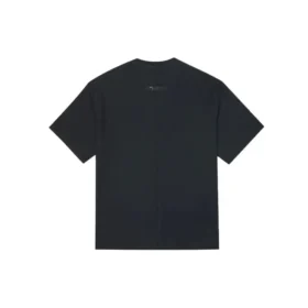 Enfärgad, lös passform, rund hals, korta ärmar, parmodell, svart