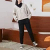 Enfärgad, löst stickad V-ringad beige hoodie