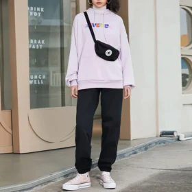 Kontrasterande färger Alfabetbroderad stickad hoodie Lila