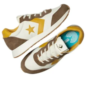 Omega Trainer ”Egret Grounded Sunny Angle”