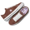 One Star Pro ”Dark Clove White”