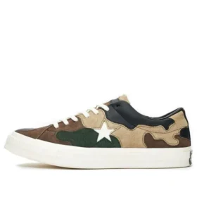 Sneakersnstuff x One Star ”Camo”